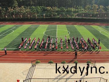 學校(xiao)塑膠跑道建設公(gong)司寶(bao)力