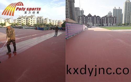 塑膠跑(pao)道施工(gong)