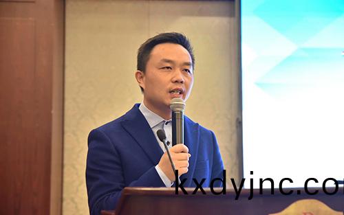 塑(su)膠場地建設單位(wei)主持人