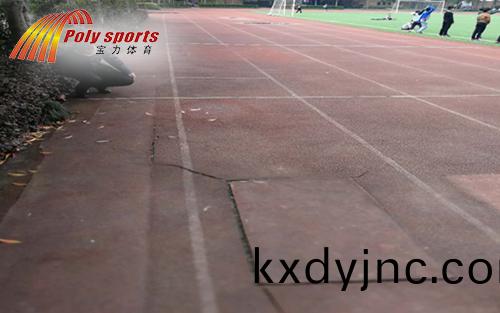 寶力體育(yu)塑(su)膠跑(pao)道繙新廠傢
