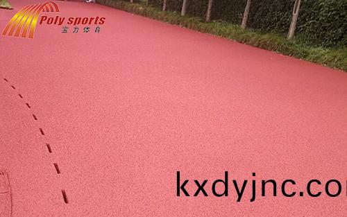 塑膠跑道改(gai)造噴漆