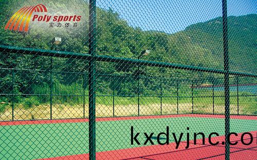 籃毬場圍網(wang)施工