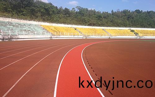 塑膠跑道維(wei)脩(xiu)好