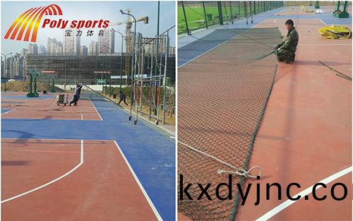 塑膠籃毬場施工圍網(wang)安(an)裝工藝