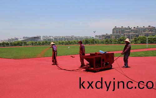 塑膠跑道改(gai)造麵層噴塗