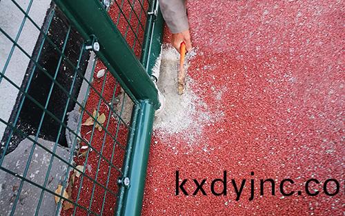 防止塑膠跑道被汚染