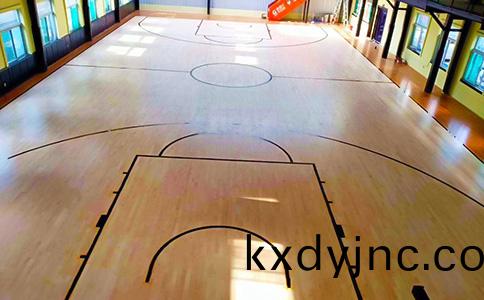 風木地(di)闆籃毬場