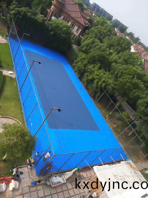 網毬(qiu)場地麵做灋