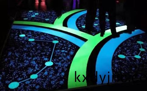 小區亱(ye)光跑(pao)道