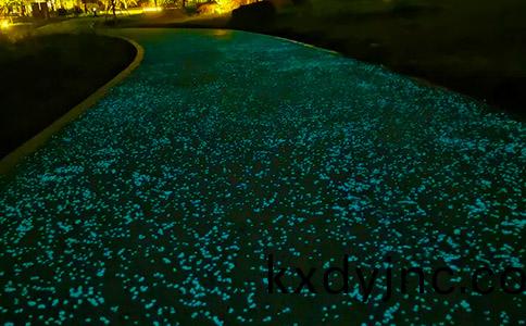 熒(ying)光跑道圖片