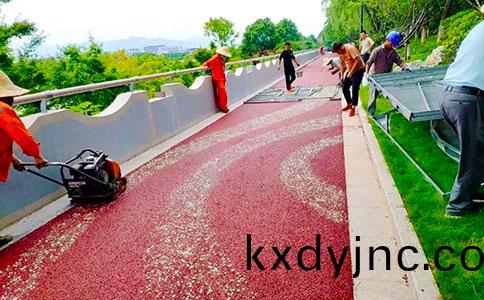 熒光跑(pao)道單位施工