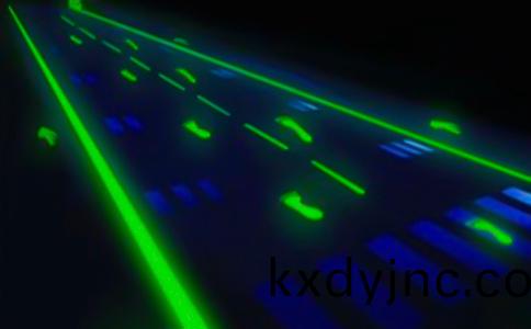 熒光塑膠步(bu)道建設(she)