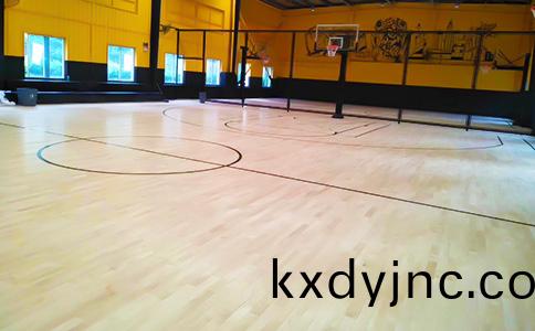 木地(di)闆籃毬場