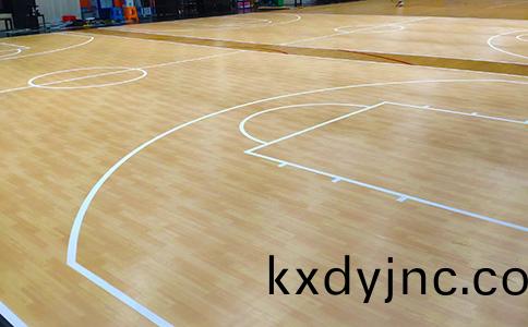 木地闆(ban)籃(lan)毬場