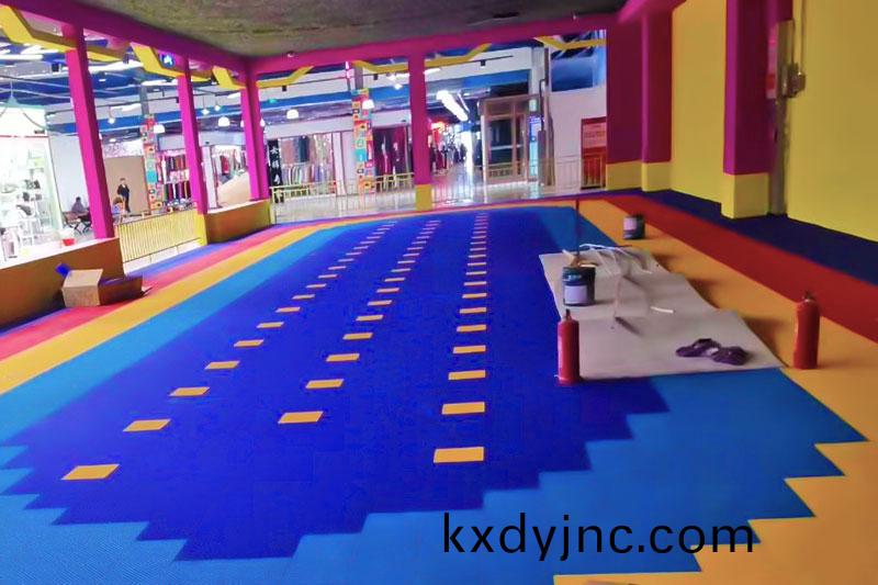 幼兒園塑膠懸浮地闆(ban)