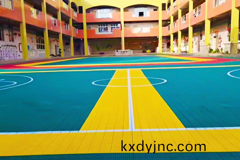 塑膠懸浮型拼(pin)裝地闆籃毬場(chang)