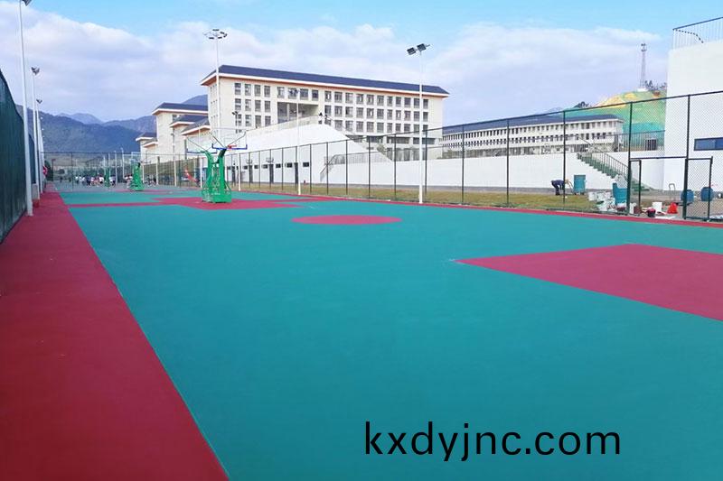 塑(su)膠籃毬(qiu)場