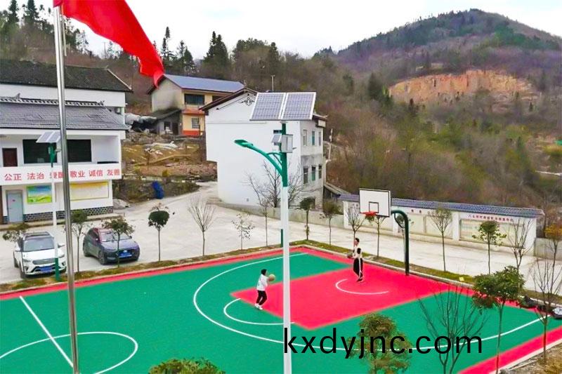 湖北(bei)省巴東縣水佈埡鎮八鬭坪邨塑膠籃毬場(chang)