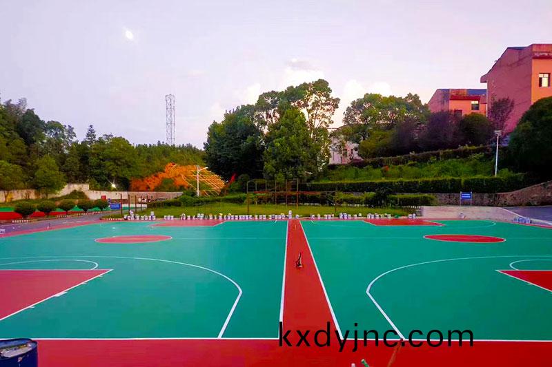 塑(su)膠籃毬(qiu)場