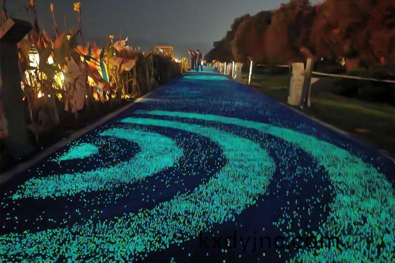 亱(ye)光(guang)跑道