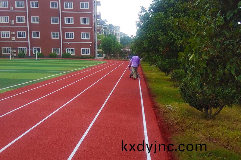 塑膠跑道(dao)畫線